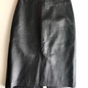 BCBG MaxAzria Black leather pencil skirt - Size 6